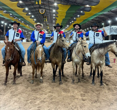 Imagem da notícia Rancho dos Tropeiros de Figueirão levanta a Taça de Ouro na ACQM e vive um momento de pura emoção em Campo Grande